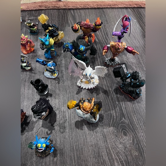 GUC Skylanders figures, 2 games, pad. All working. Over 70 - Picture 5 of 8